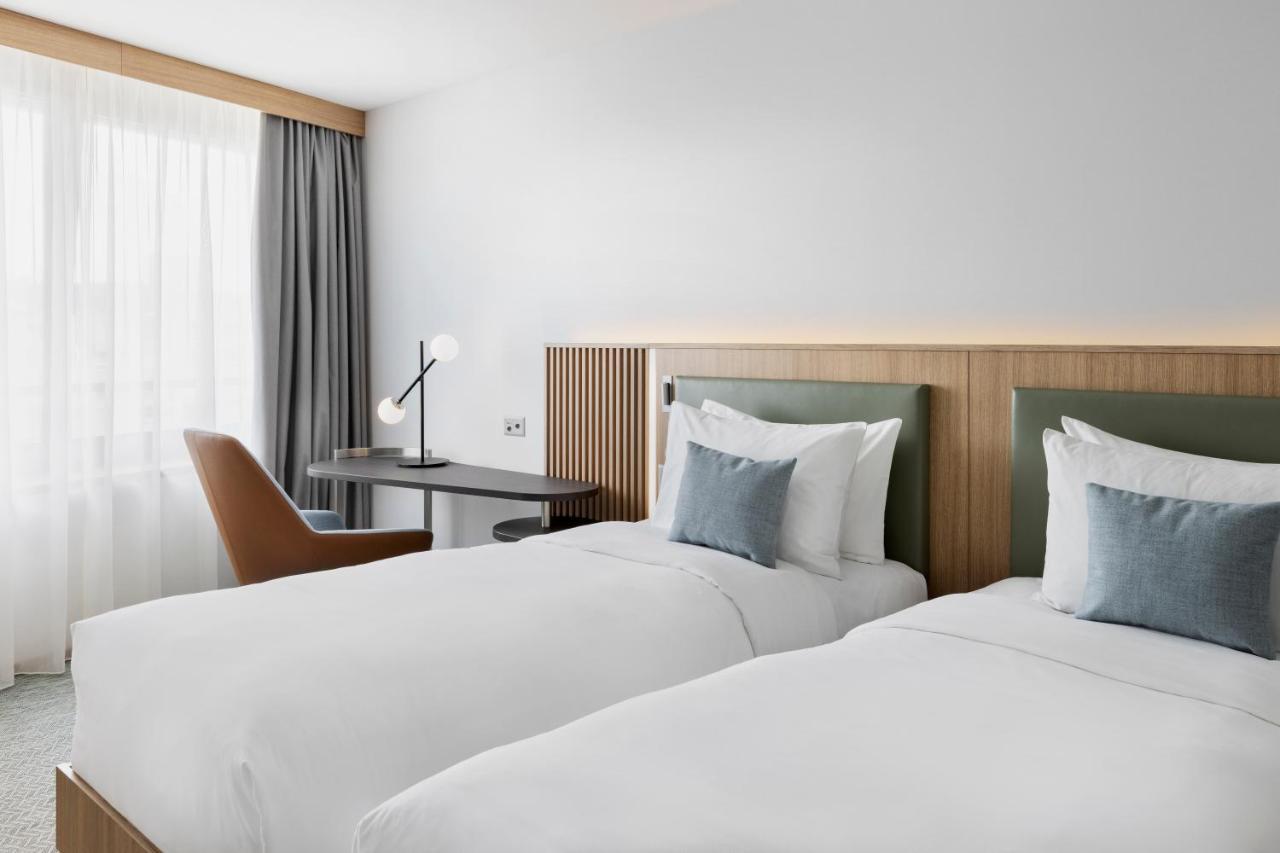 Courtyard By Marriott Biel Bienne Hotell Exteriör bild
