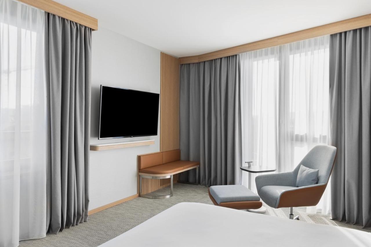 Courtyard By Marriott Biel Bienne Hotell Exteriör bild