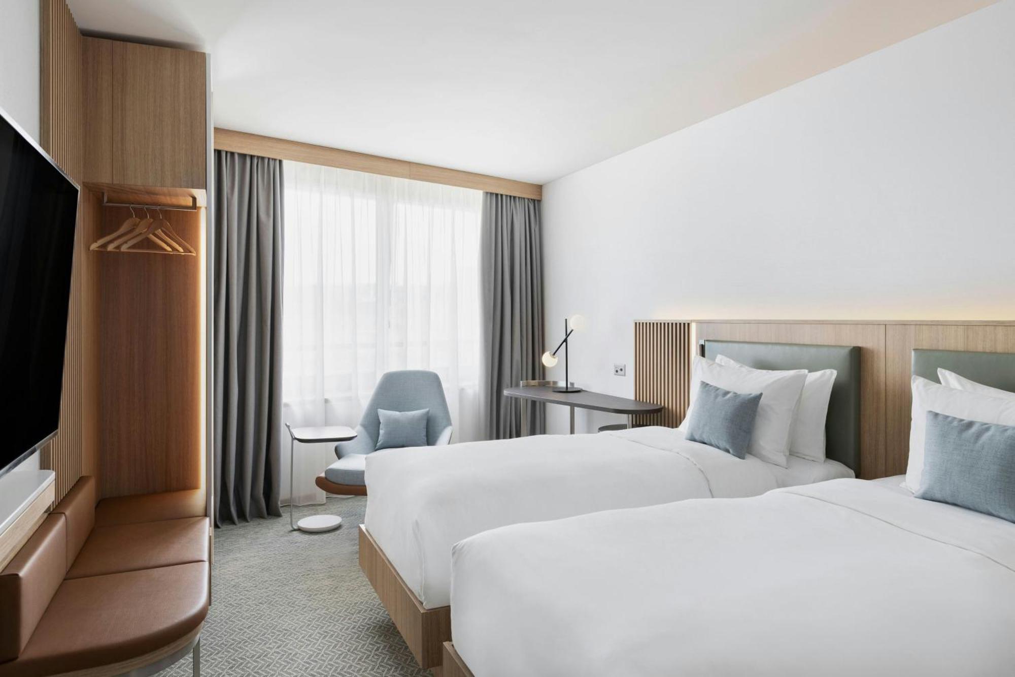 Courtyard By Marriott Biel Bienne Hotell Exteriör bild