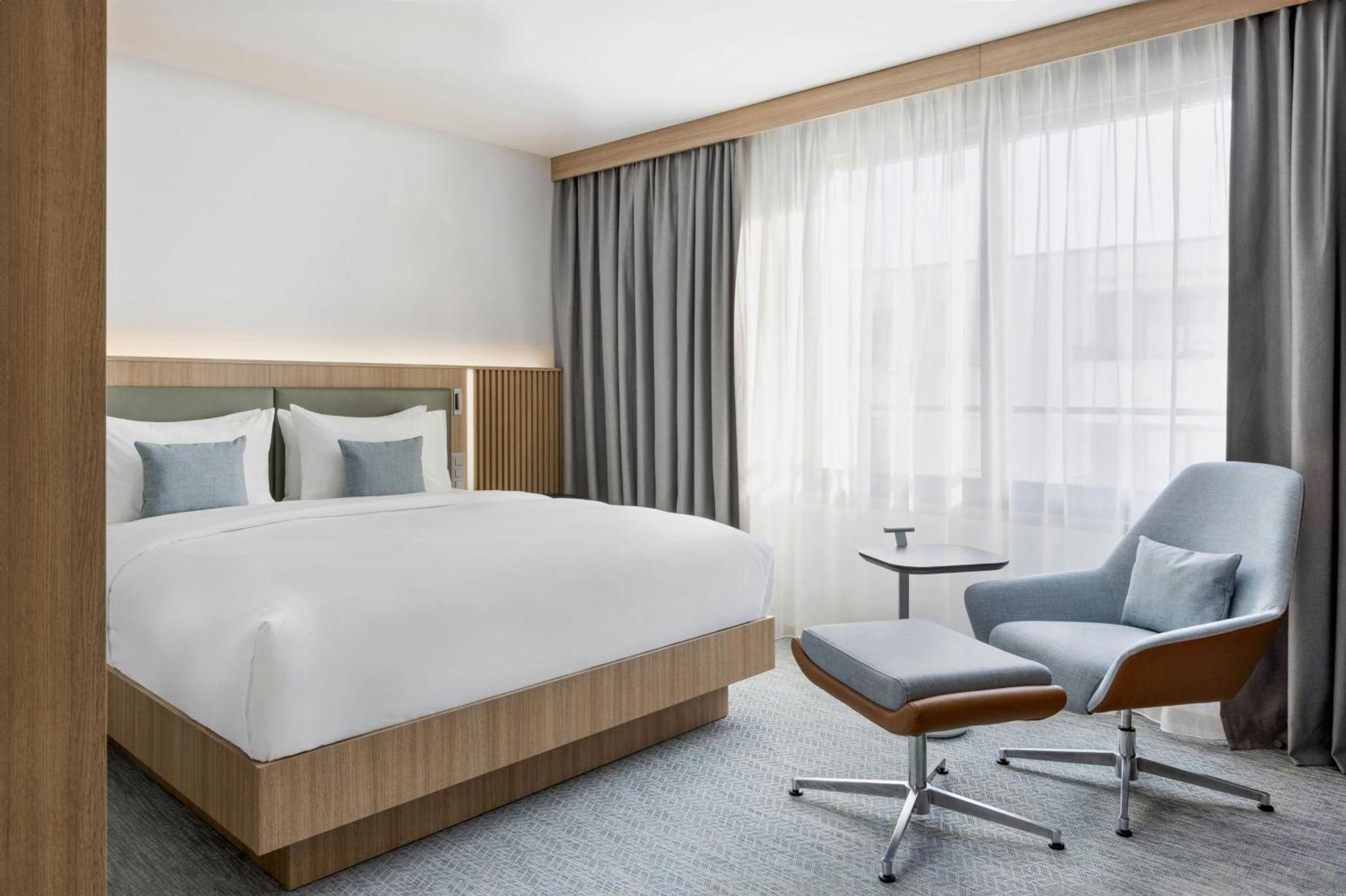 Courtyard By Marriott Biel Bienne Hotell Exteriör bild
