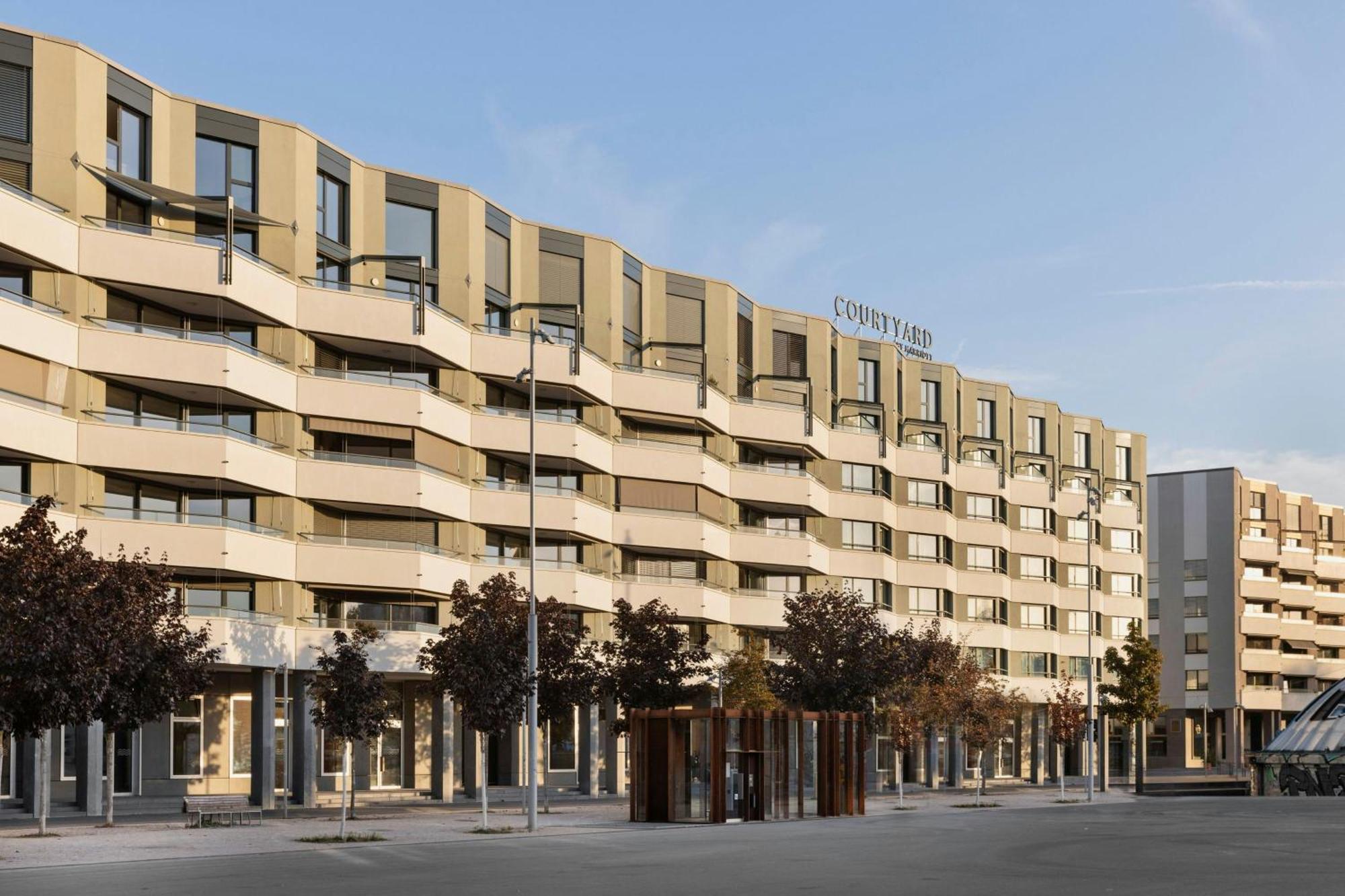 Courtyard By Marriott Biel Bienne Hotell Exteriör bild