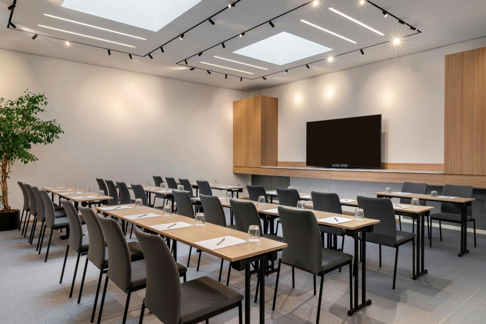 Courtyard By Marriott Biel Bienne Hotell Exteriör bild